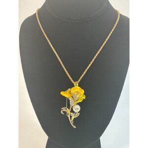 BETSEY JOHNSON Yellow Flower Pendant Brooch Necklace in Gold Tone Signed
